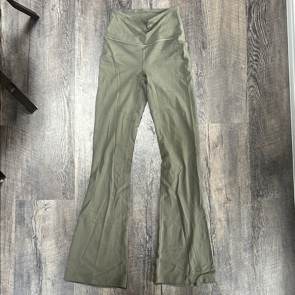 Lululemon Athletica army green super high rise Nulu flared pant regular*